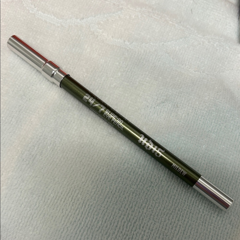 Mildew 24/7 Glide On Eye Pencil UD NEW